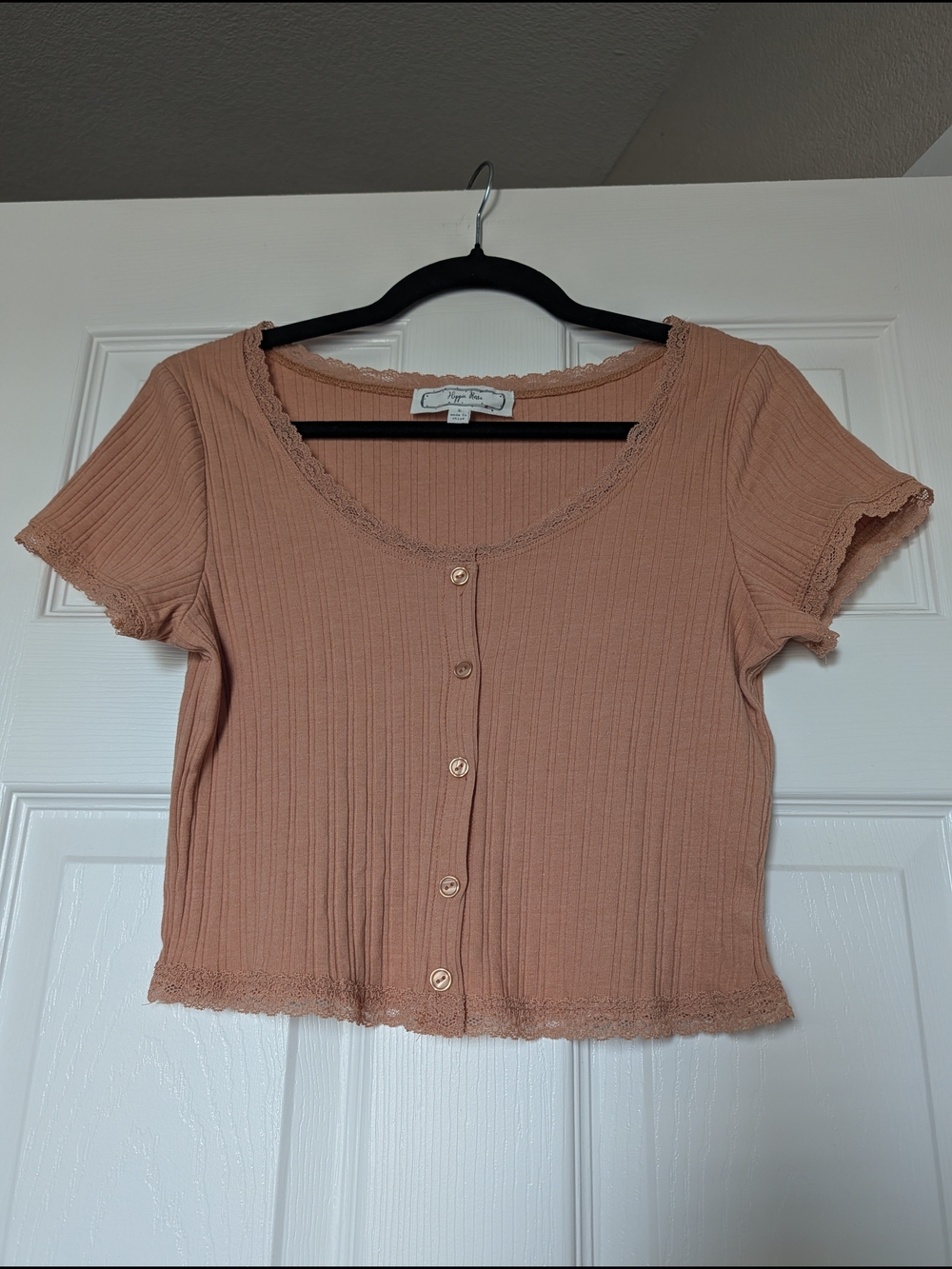 NWOT Hippie Rose Lace-Trim Ribbed Button Up Crop Top - Dusty Peach L